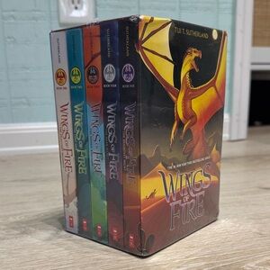 NEW Wings of Fire Book Set
